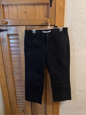Women’s Old Navy Classic Rise Black Cropped Pants